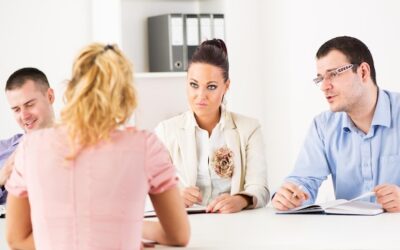 Jak zachowywać się na rozmowie kwalifikacyjnej, by wypaść naturalnie?