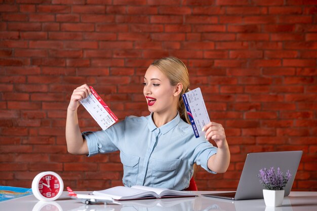 Ile dostanę zwrotu podatku z PIT 11?