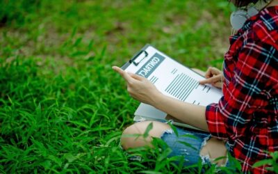 Jak napisać umowę dzierżawy gruntów rolnych, by chronić swoje interesy?