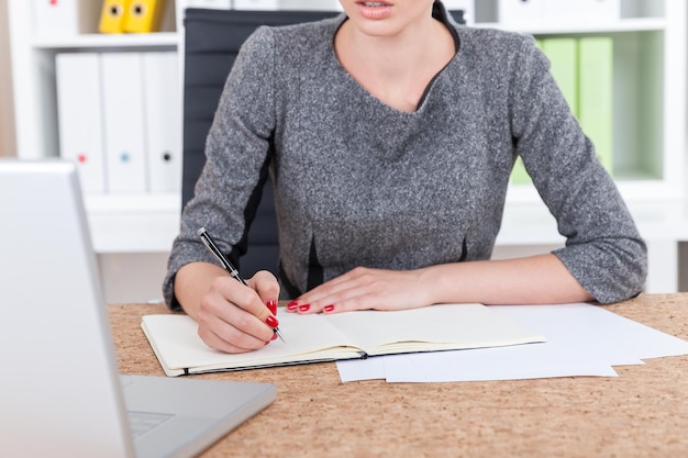 Jak napisać skargę na kierownika do dyrektora?