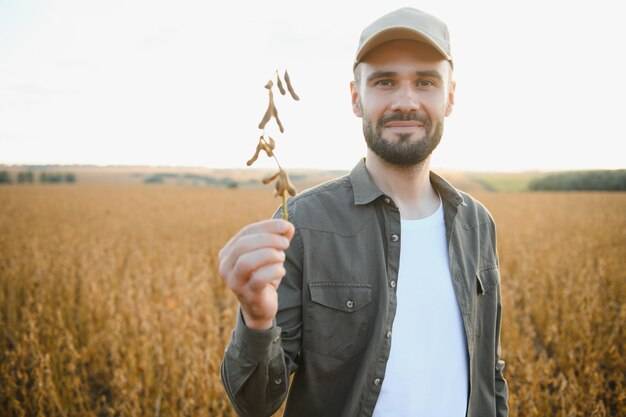 Od czego zależy, ile może dorobić rolnik?